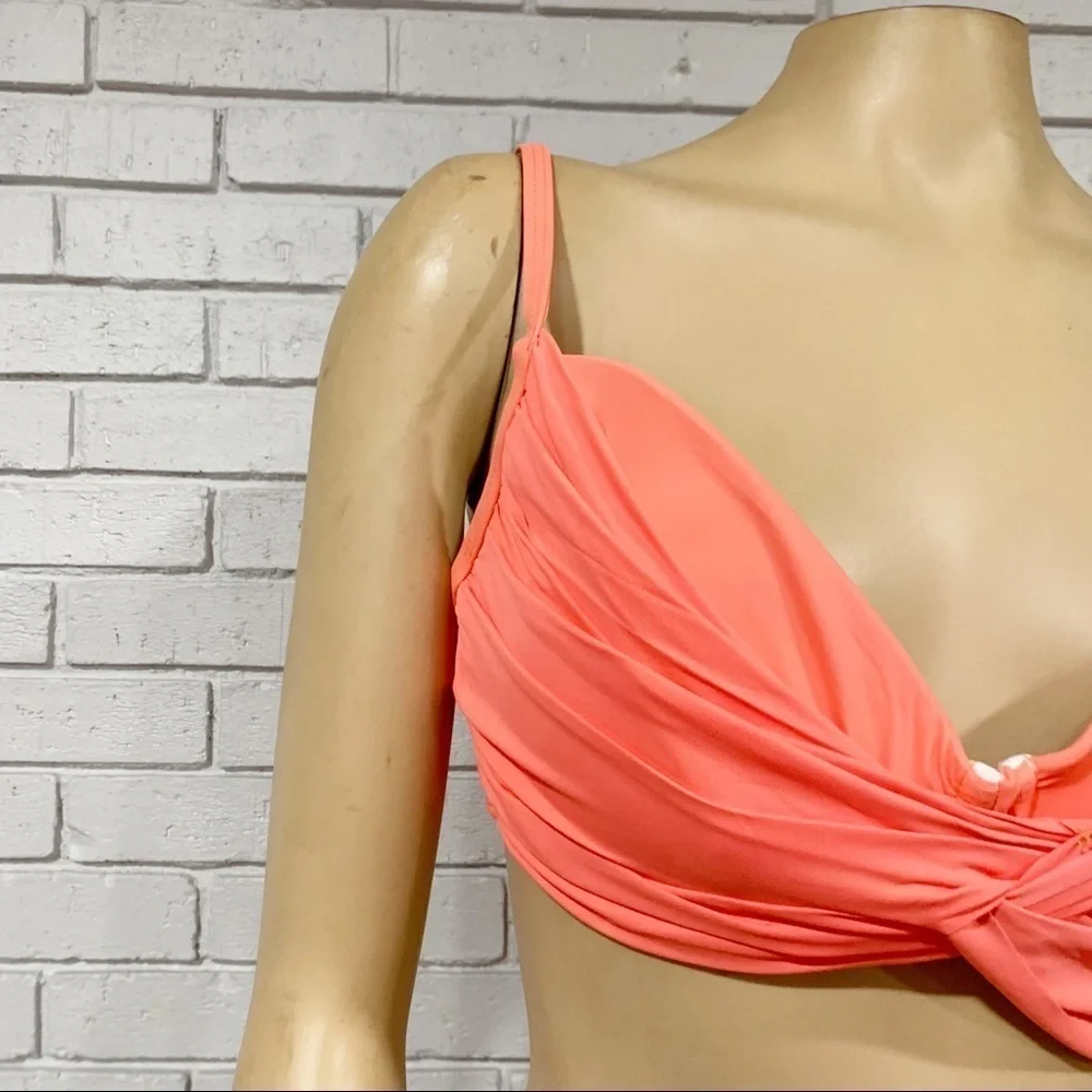 La Blanca Island Goddess‎ Twist Front Crossback Top